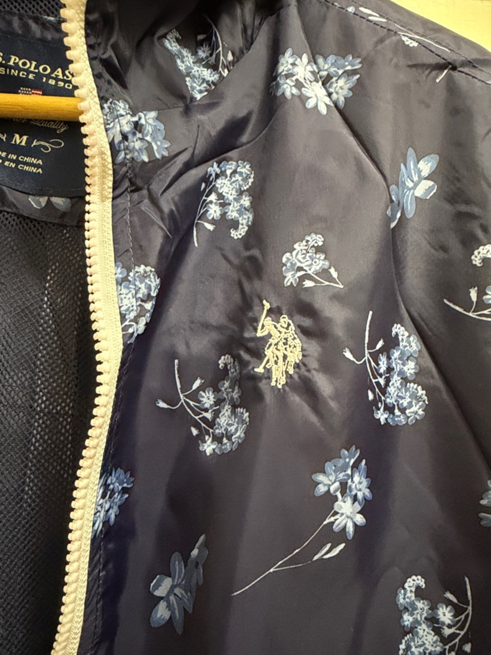 U.S.Polo Assn. Windbreaker Floral Jacket, size M, NWT - Picture 2 of 5